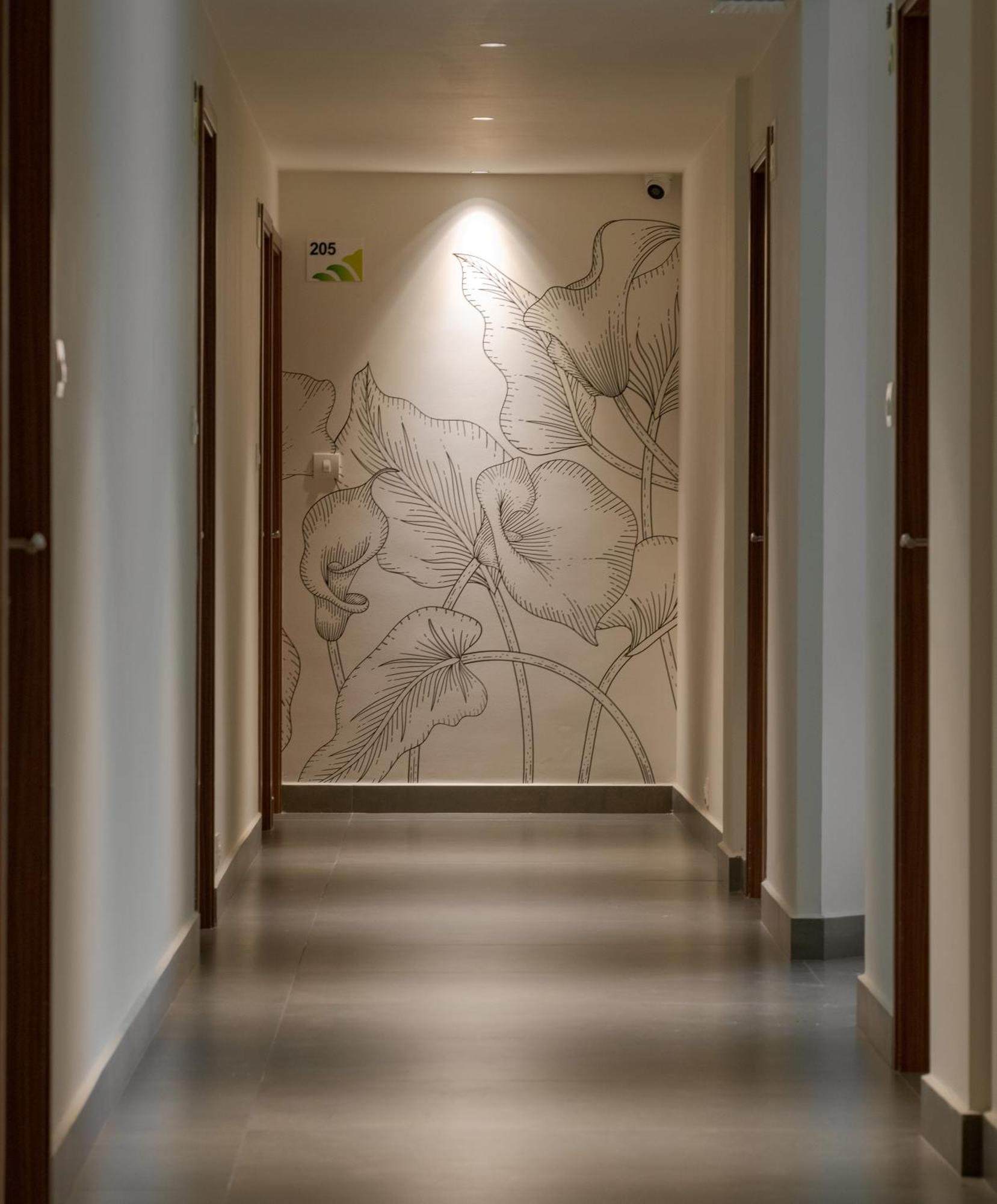 Aryaas Regent Hotel Kochi Exterior photo